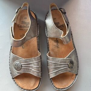 Finn Comfort Silver Leather Sandals